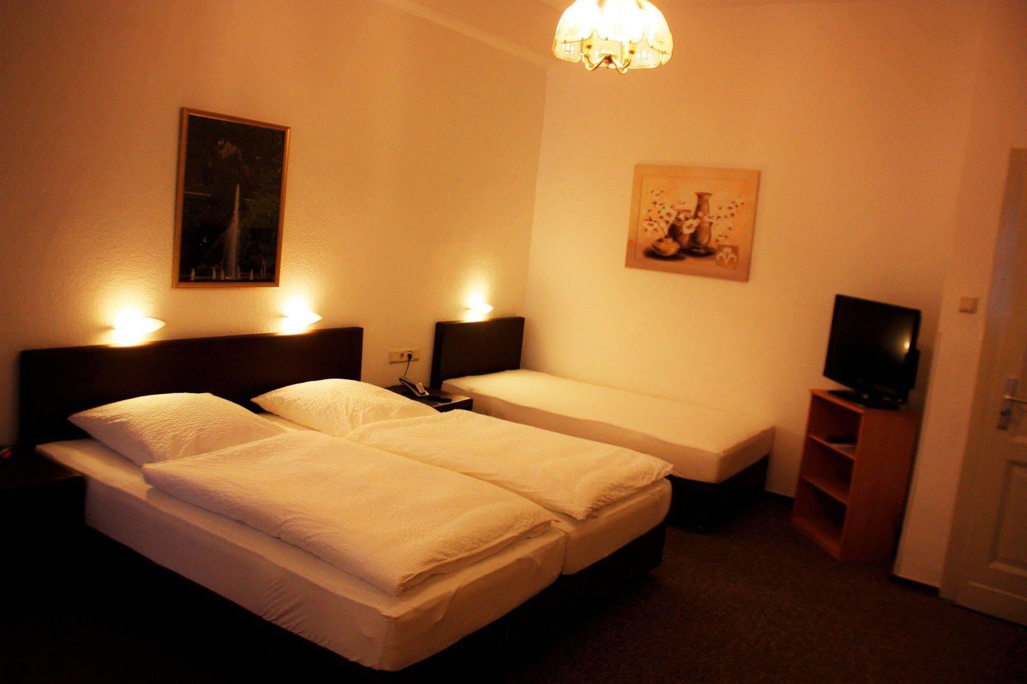 Hotel Zum Anker 안데르나흐 외부 사진